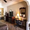 Отель Mockingbird Inn & Suites, фото 1