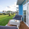 Отель Waterfront Wonder - Matarangi Holiday Home, фото 8