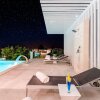 Отель Luxury Villa Pax With Heated Infinity Pool, 8 Sleeps, фото 25