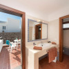 Отель Villa Julianne 2: Heated Private Pool, Walk to Beach, A/C, WiFi, Car Not Required                   , фото 8