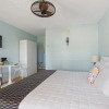 Отель The Beaches Motel and Cottages, фото 4