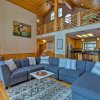 Отель Black Bear by Avantstay Spacious Viking Lodge in Tahoe Donner w/ Game Room & Hot Tub!, фото 19