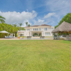 Отель Fantastic 8-bedroom Golf-front Mansion Near the Beach, фото 27