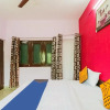 Отель Luv Palace by OYO Rooms, фото 9