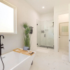 Отель Modern Houston Home w/ Yard, 3 Mi to Toyota Center, фото 8