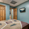 Отель Er92 - Virginia's Villa - Great Location! Close To All The Action! 5 Bedroom Cabin by RedAwning, фото 17
