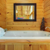 Отель Bear Necessities, 1 Bedroom, Sleeps 8, Pool Table, Arcade, WiFi, Pets, фото 17