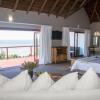 Отель Crawfords Beach Lodge & Cabins, фото 1