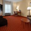 Отель Fairfield Inn & Suites Atlanta Mcdonough в Локаст-Гроуве