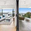 Отель Chic Beachside Apartment, Peregian Beach, фото 2
