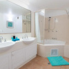 Отель Sonia's At Ramada Resort Free Wifi & Netflix, фото 9