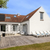 Отель Luxury Villa in Sint-Idesbald with Hot Tub, фото 22