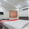 Отель OYO 47565 Hotel Cm Residency, фото 4