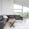 Отель 10 Person Holiday Home in Knebel, фото 10