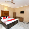 Отель OYO Flagship 808230 Komfort Villa, фото 3