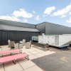 Отель Spacious 2Br Dundurn Loft Rooftop Terrace Parking Gym, фото 16