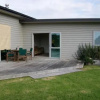 Отель Waihi Beach Getaway-Studio, Ensuite & Private Deck, фото 1