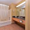 Отель Quality Inn & Suites, фото 8