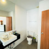 Отель Chic Condo apartment by Lofty, фото 4