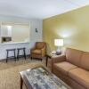 Отель Quality Inn & Suites, фото 35