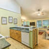 Отель Charming Retreat Near Downtown Frankfort & Beaches, фото 10