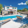 Отель Spacious two bedroom house in Malinska, фото 1
