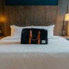 Отель One King West Hotel & Residence, фото 35