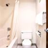 Отель Norwood Inn & Suites Milwaukee, фото 34