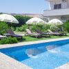Отель Euphoria Home for 6 with pool and garden, фото 11