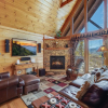 Отель Bear Slide, 4 Bedrooms, Sleeps 10, Pool Access, Mountain View, Hot Tub, фото 1