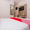 Отель Golden Arch By OYO Rooms, фото 16
