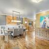 Отель Stunning Cheesman/cap Hill Home Sleeps 10!, фото 2