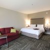 Отель Hampton Inn & Suites Dallas Market Center, фото 7