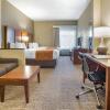 Отель Comfort Suites Bethlehem Near Lehigh University and LVI Airport, фото 49