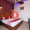 Отель OYO 27790 Hotel Adhiraj Palace, фото 1