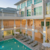 Отель De Hug Hotel & Residence, фото 18