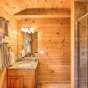 Отель Carroll Log Cabin w/ Deck < 9 Mi to Bretton Woods!, фото 5