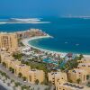 Отель DoubleTree by Hilton Resort & Spa Marjan Island в Рас-аль-Хаиме