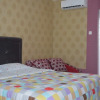 Отель Roomku at Bassura City Apartment, фото 3