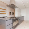 Отель Modern Apartment With Rooftop Deck Scholtz Penthouse, фото 6