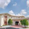 Отель Travelodge by Wyndham North Richland Hills, фото 1