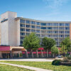 Отель Howard Johnson Plaza Kansas City Hotel And Conference Center в Канзасе-Сити