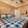 Отель Hr 3- The Little Bear 1 Bedroom Cabin by RedAwning, фото 4
