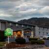 Отель La Quinta Inn & Suites by Wyndham Grants Pass, фото 27