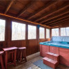 Отель Chubby and Cubbys Den - Three Bedroom Cabin, фото 16