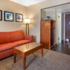 Отель Comfort Suites Bethlehem Near Lehigh University and LVI Airport, фото 39