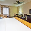 Отель Holiday Inn Express Hotel And Suites Clinton, фото 5