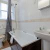 Отель Charming 2 Bedroom Property in Clapham, фото 8