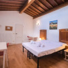 Отель Lovely 4BD Apt 3min Walk to Ponte Vecchio, фото 2
