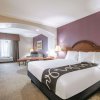 Отель La Quinta Inn & Suites by Wyndham Gainesville, фото 45